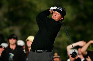 Photo of Phil Mickelson hitting a driver at the 2006 Masters
