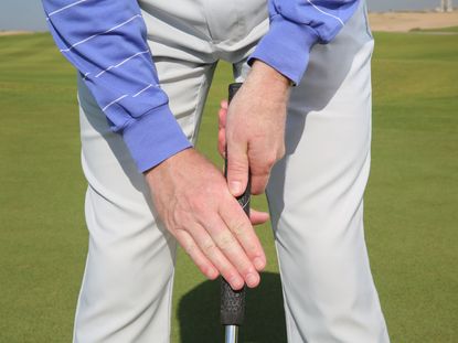Should You Experiment With a Different Putting Grip?