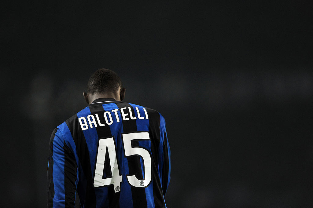 Inter Milan's forward Mario Balotelli reacts during his team's Serie A football match against Juventus in Turin's Olimpic Stadium on December 5, 2009. Juventus defeated Inter 2-1.