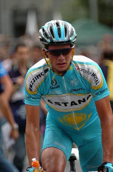 Paolo Savoldelli (Astana) finishes at home.