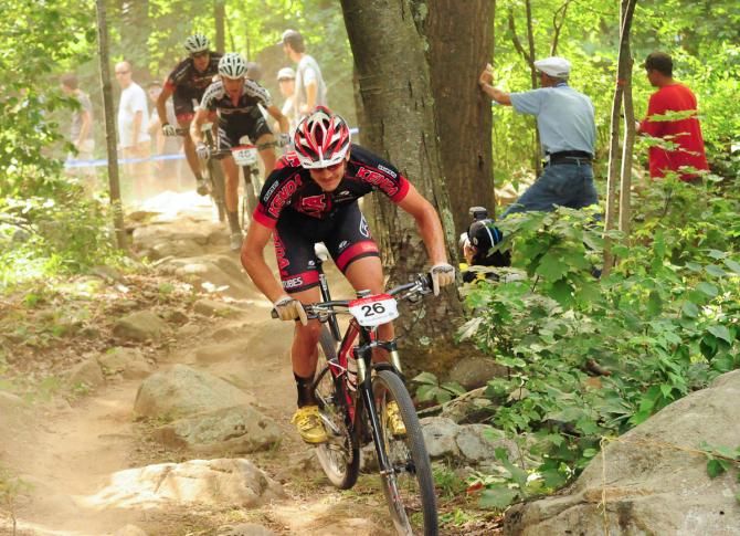 Mitch Hoke (Kenda/Felt) leading a group through the rock garden