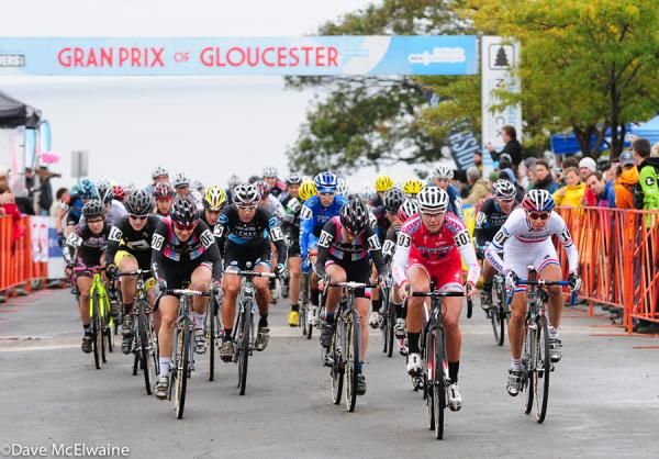 Elite women's start led my Meredith Miller (California Giant Berries)