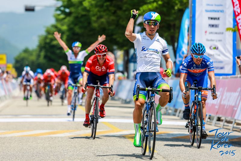Caleb Ewan celebrates back-to-back stage wins