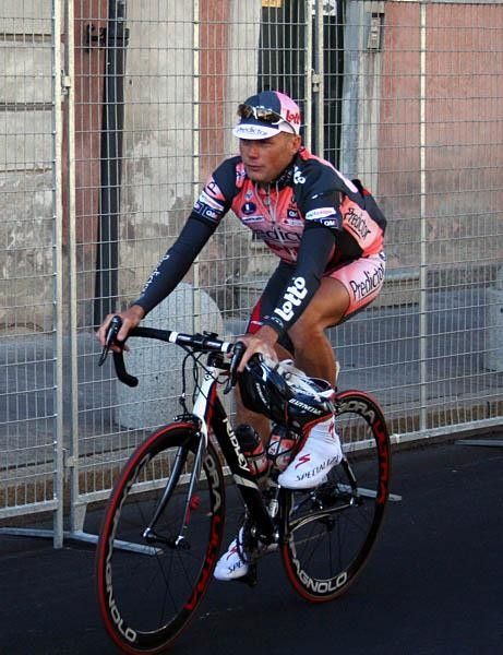 Chris Horner (Predictor - Lotto) has the task of getting Cadel Evans safely to the finish