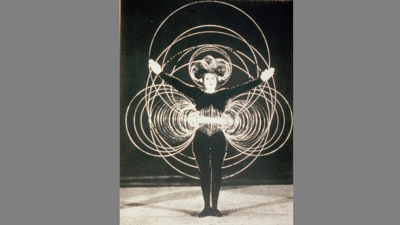 Oskar Schlemmer&rsquo;s Triadic Ballet influenced David Bowie