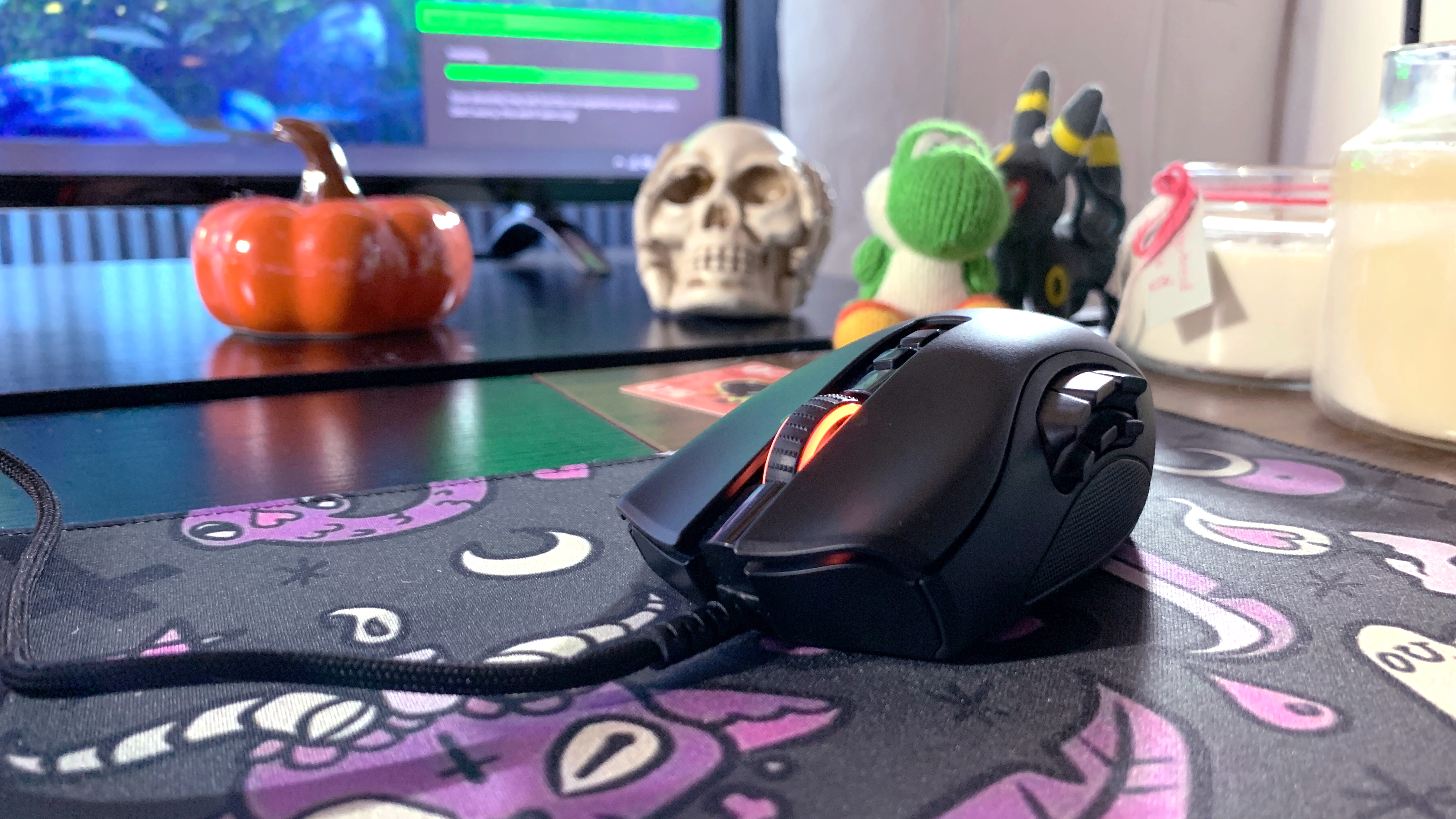 Razer Naga Pro Wireless in a gaming setup