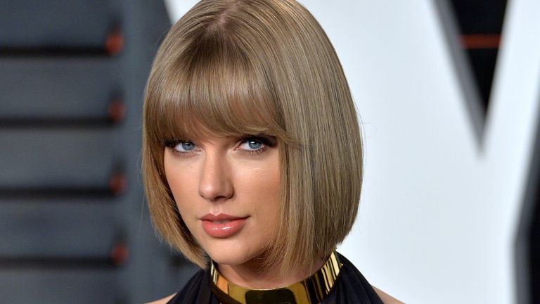Hair, Hairstyle, Clothing, Black, Blond, Bob cut, Bangs, Shoulder, Beauty, Dress,