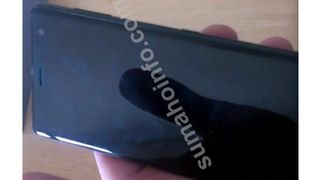 There's a large bezel above the screen. Credit: Sumahoinfo