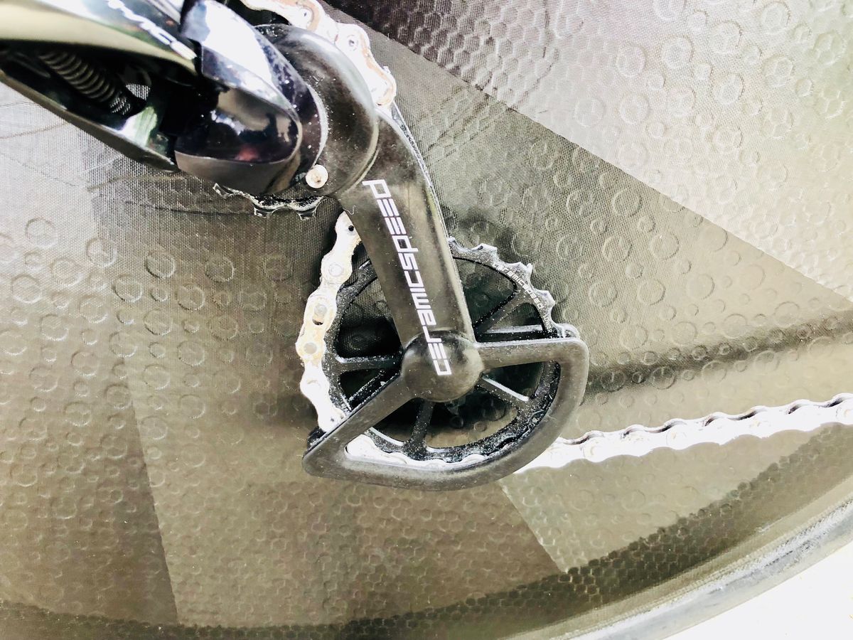 CeramicSpeed's UFO chains look like they have been dunked in powdered sugar
