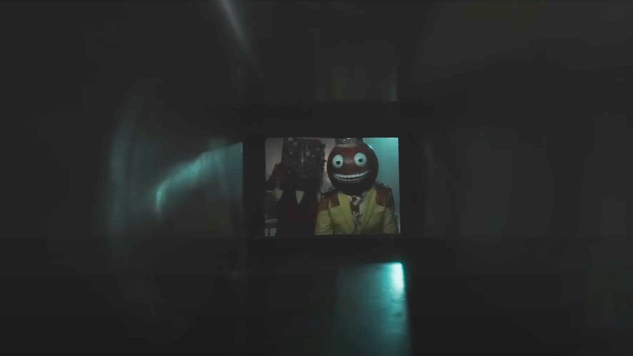 Two characters from &quot;Fun Size&quot; in V/H/S/Halloween