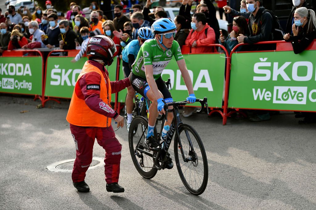 SABIANIGO SPAIN OCTOBER 24 Arrival Daniel Martin of Ireland and Team Israel StartUp Nation Green Points Jersey Crash during the 75th Tour of Spain 2020 Stage 5 a 1844km Huesca to Sabinigo 835m lavuelta LaVuelta20 La Vuelta on October 24 2020 in Sabinigo Spain Photo by Justin SetterfieldGetty Images