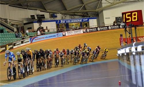 There was a very large field in the Men's Points race won by Chris Newton.