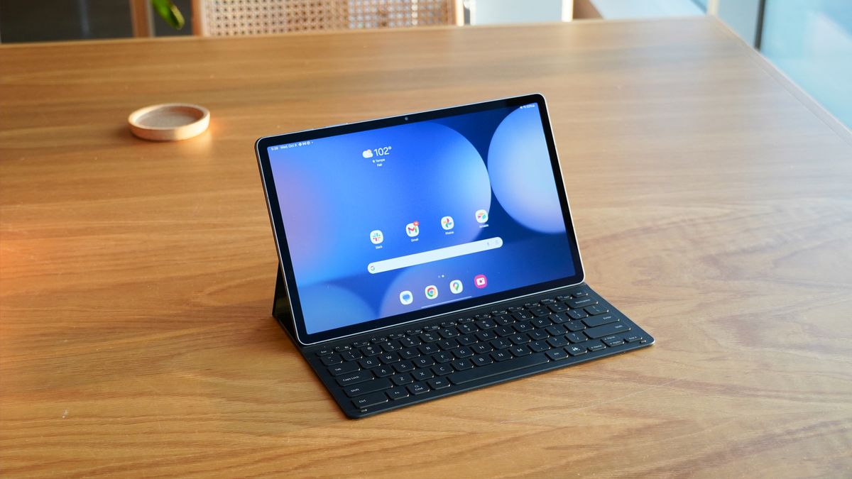 Don’t buy the Samsung Galaxy Tab S10 Plus for Cyber Monday, save 0 on the Galaxy Tab S9 Plus instead