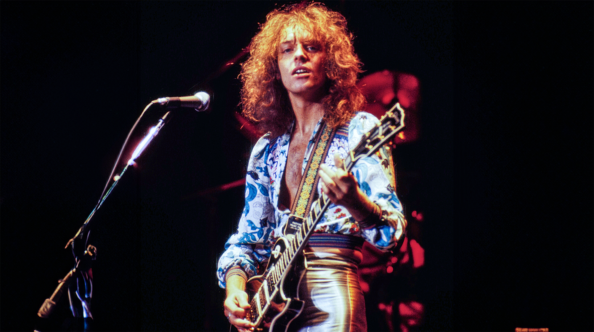 Peter Frampton onstage in Hamburg, 1976. 