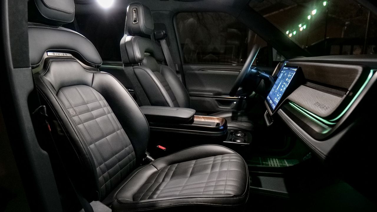 2025 Rivian R1S Tri-Motor test drive review.