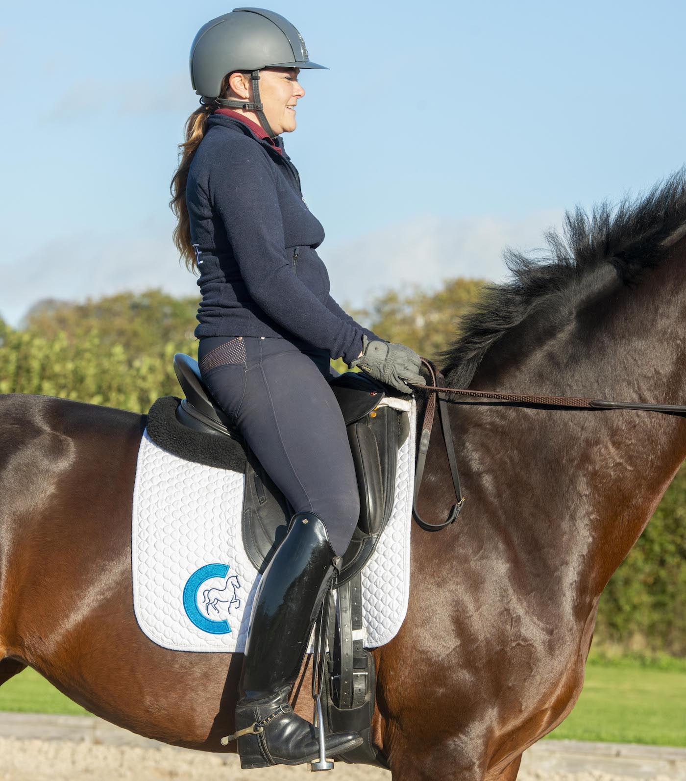 Correct rider position: Horse rider training for strength and balance