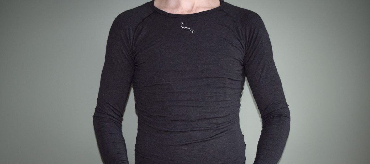 Albion merino long sleeve base layer in black