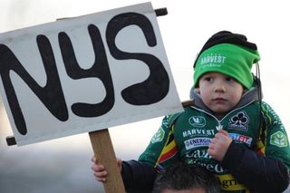 A young Sven Nys fan shows his support for the 'cross star.