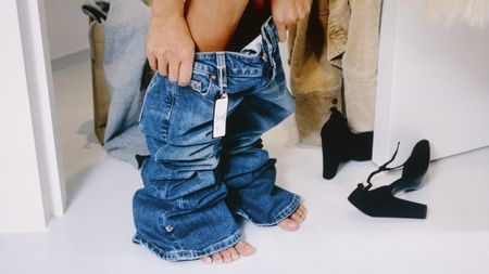 TikTok jeans sizing hack