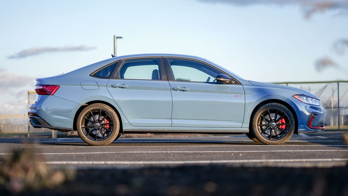 2025 Volkswagen Jetta GLI AutoBahn test drive.