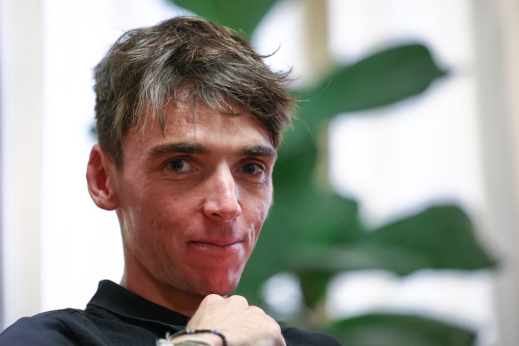 « Ça va ressembler à une course sur route avec beaucoup de batailles pour les positions » – Romain Bardet prolonge sa saison aux Championnats du Monde Gravel UCI
