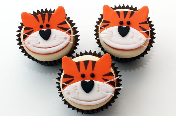 Tiger cupcakes