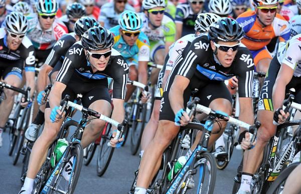 Team Sky battles for the lead.
