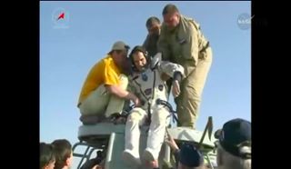 Rick Mastracchio Pulled from Soyuz Capsule, May 13, 2014