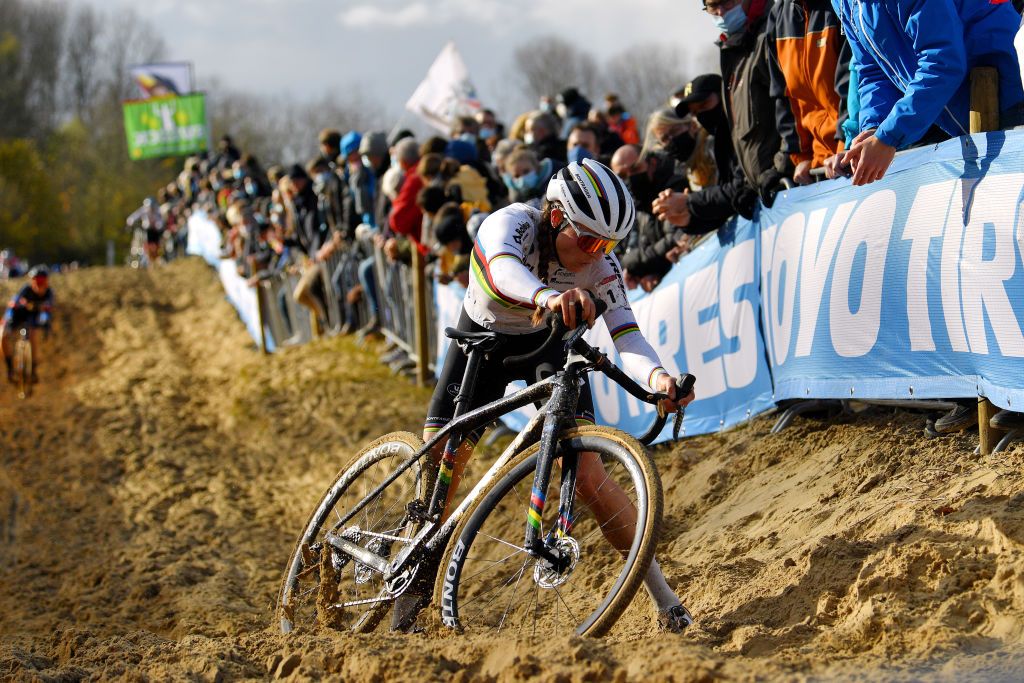 KOKSIJDE BELGIUM NOVEMBER 21 Lucinda Brand of The Netherland and Team Baloise Trek Lions competes during the 50th Koksijde UCI CycloCross Worldcup 2021 Womens Elite CXWorldCup on November 21 2021 in Koksijde Belgium Photo by Luc ClaessenGetty Images