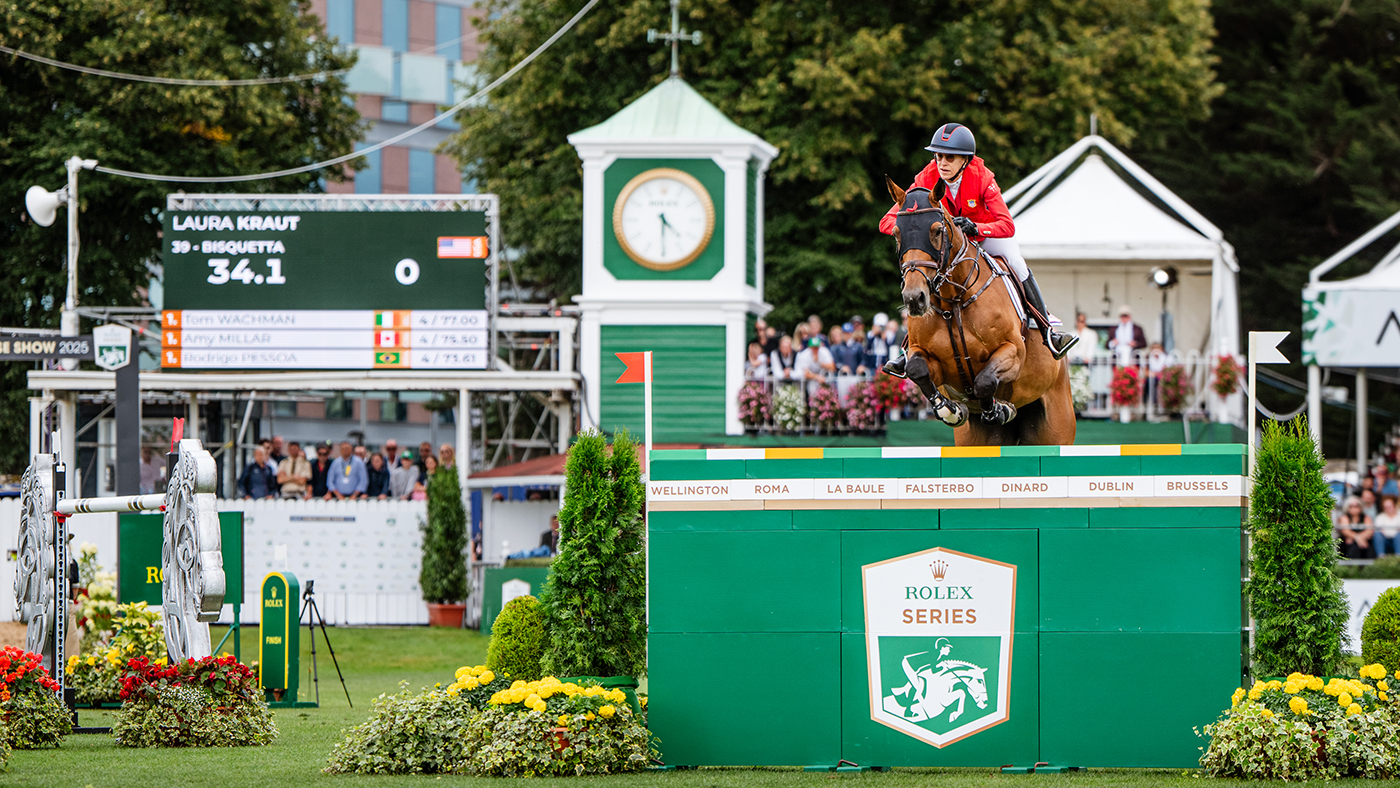 Laura Kraut and Bisquetta jump the only clear in the Dublin Horse Show grand prix 2025.