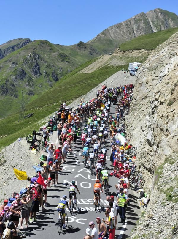 A look at the thousands of fans which lined the mountainous route between Pau and Bagn&egrave;res-de-Luchon