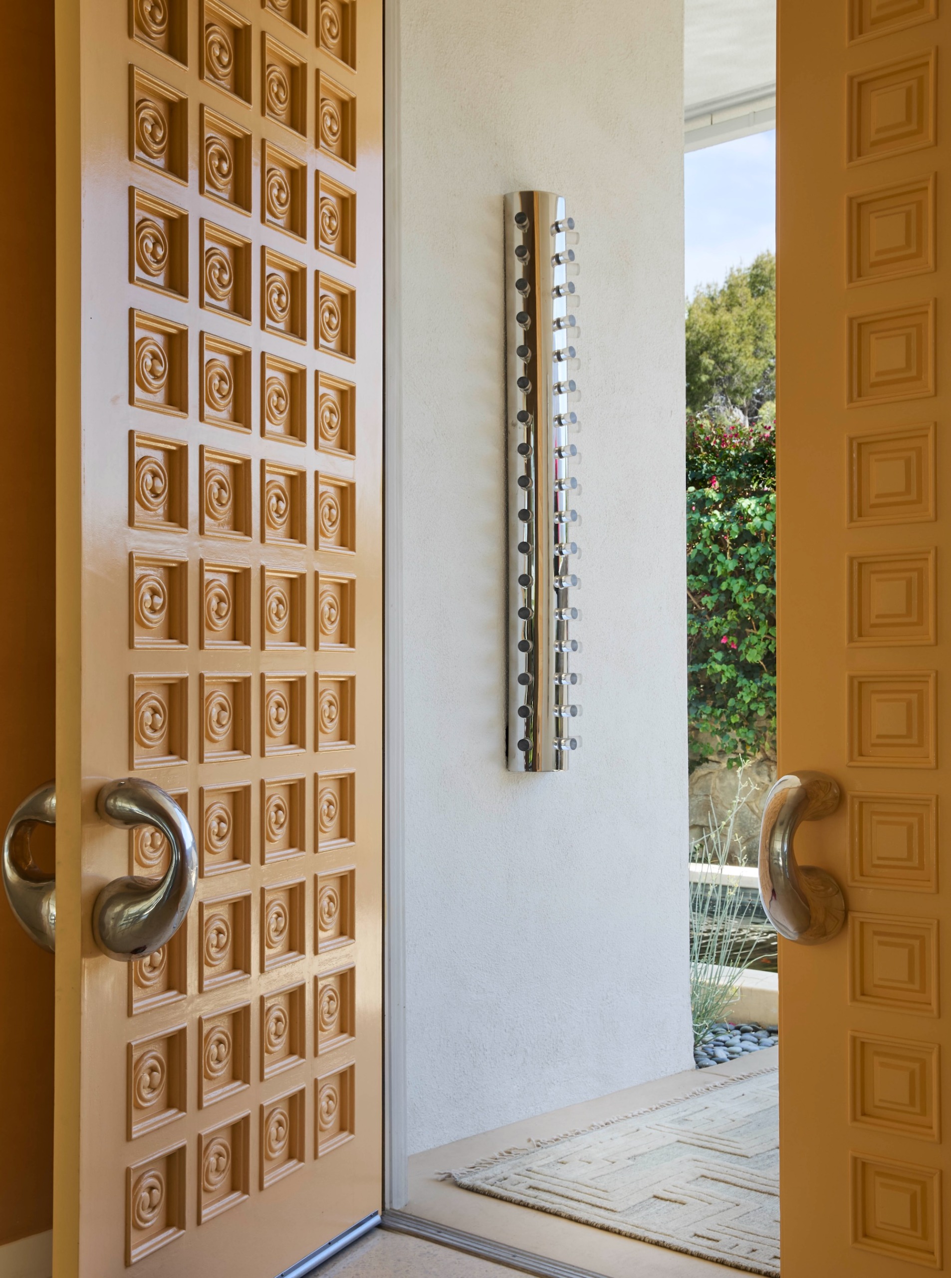 jessica Ayromloo palm springs house