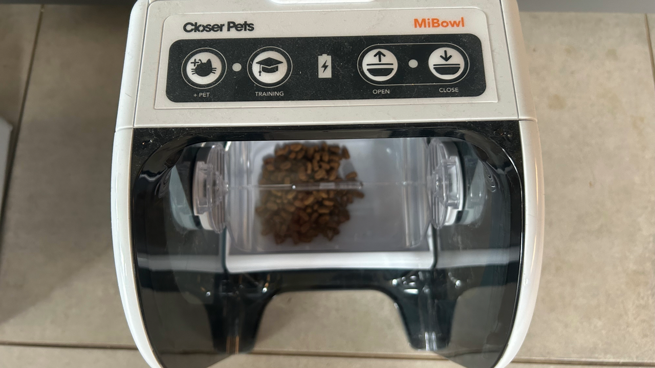 Close-up birds eye shot of the Closer Pets MiBowl Microchip Feeder