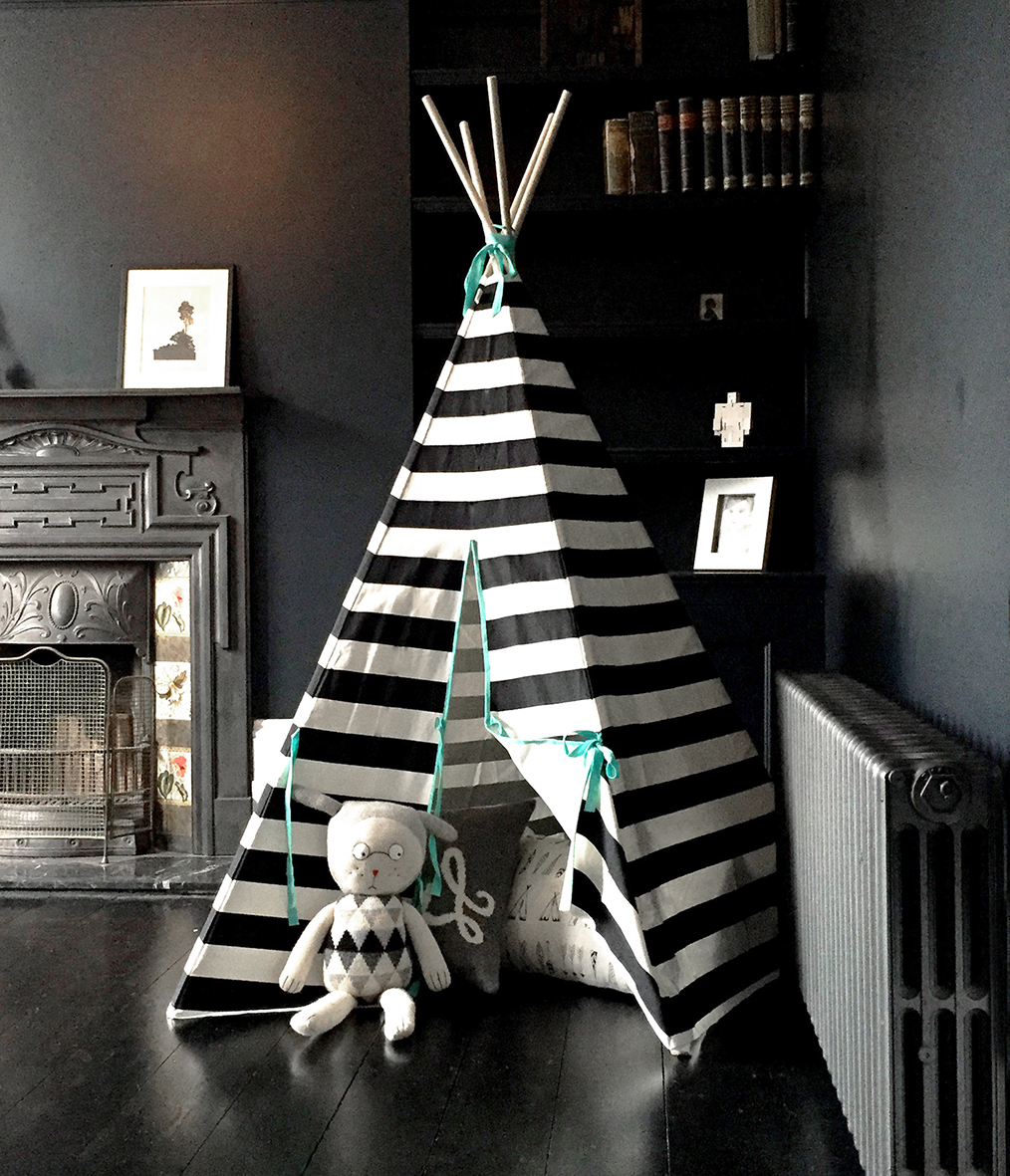 Stripe Seafoam trim teepee in black