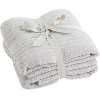 H&M 2-pack bath towels in light grey