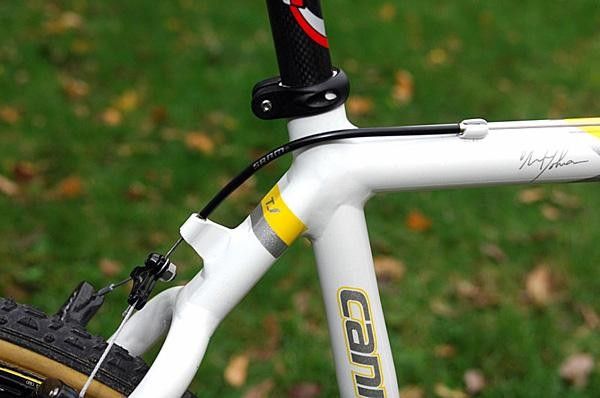 Clean cable routing keeps the rear brake running smoothly.