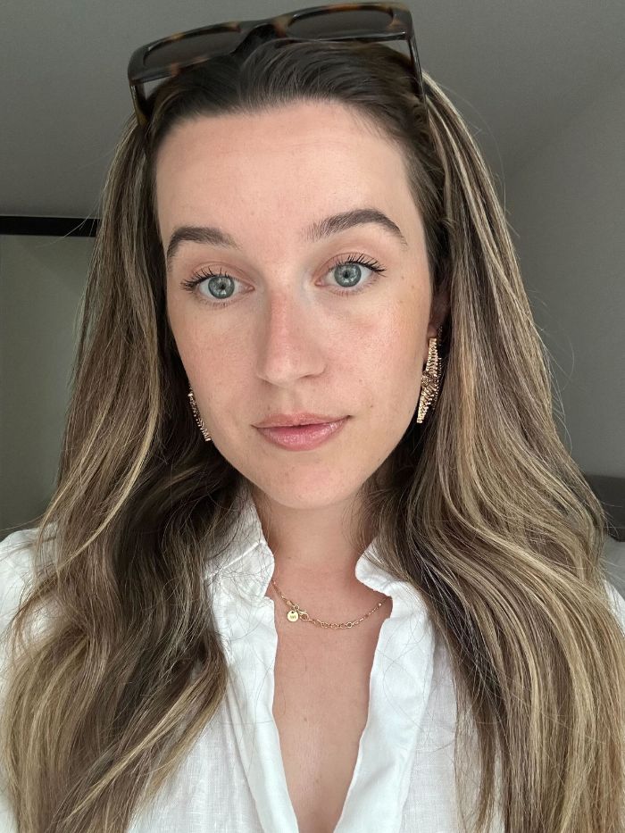 Junior Beauty Editor, Grace Lindsay, nach einer Schicht Mac MacStack Mascara
