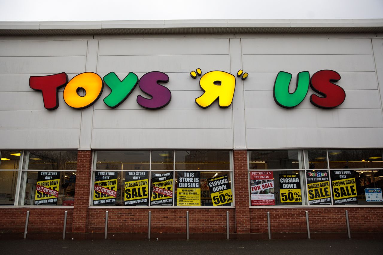 A closing Toys R Us. 