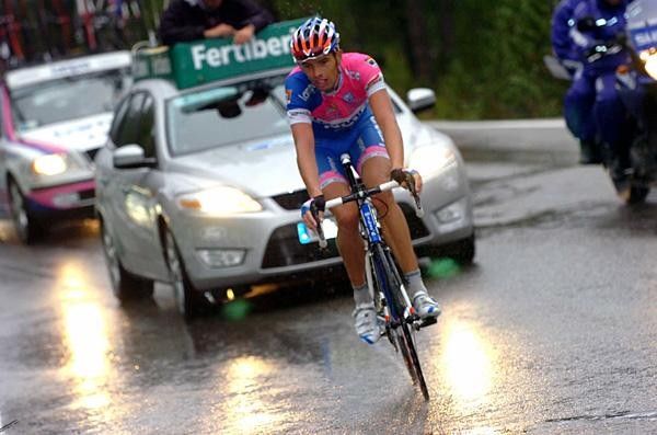Italian Alessandro Ballan (Lampre) heads to the line.