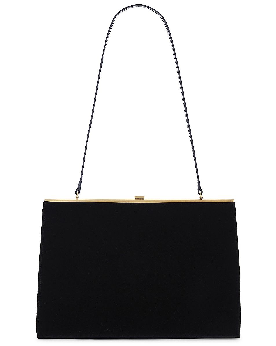 missing-image التفاخر مقابل التوفير: 9 مشتريات ربيعية فاخرة نريدها