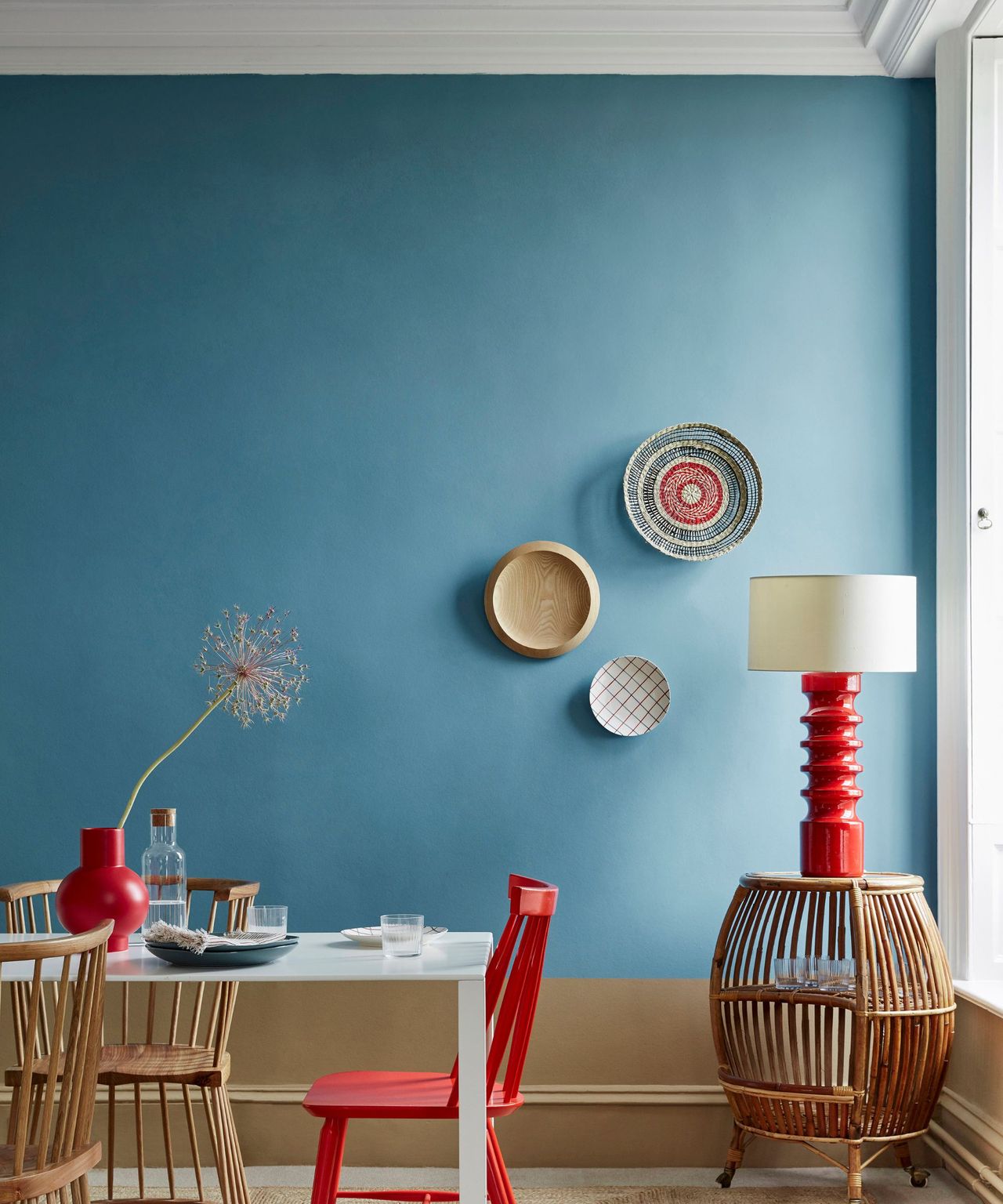 What colors make a small room look bigger? | Homes & Gardens