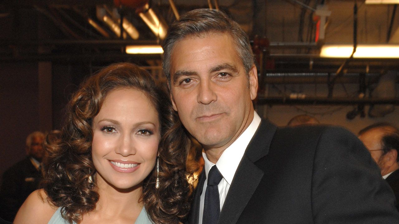 An Insider Says Jennifer Lopez Is Looking To ReTeam With