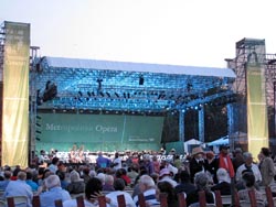 Metropolitan Opera Performs a Summer Outdoor Spectacular