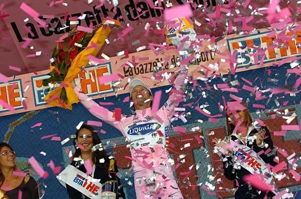 The pink party for Maglia Rosa Danilo Di Luca (Liquigas).