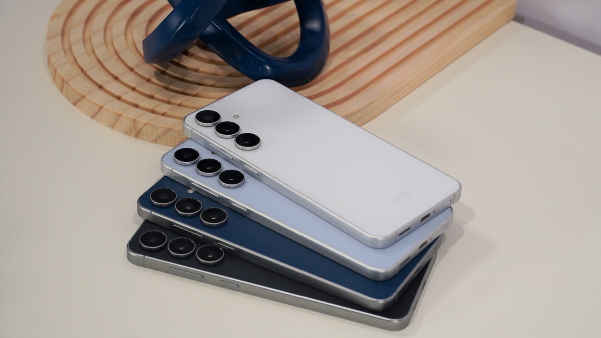 Samsung Galaxy S25 FE vs. Galaxy S24 FE: Fan Edition face off | Android