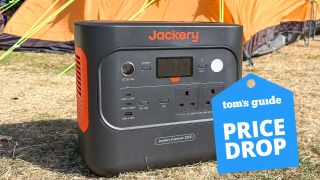 Jackery Explorer 2000 with deal badge