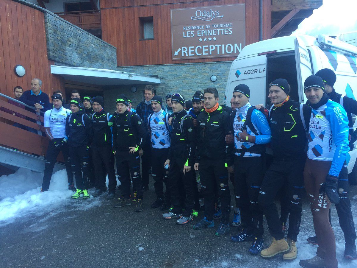 Pre-hike team photo