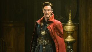 Doctor Strange ziet er verontrust uit in zijn eerste MCU film