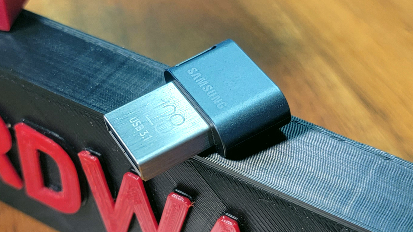 Best Cheap and Tiny Flash Drive: Samsung Fit Plus (128GB)