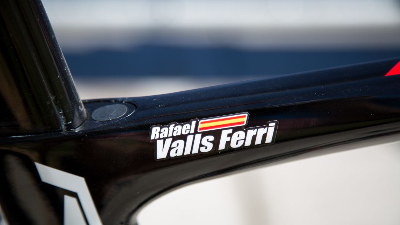 Valls' name adorns the toptube